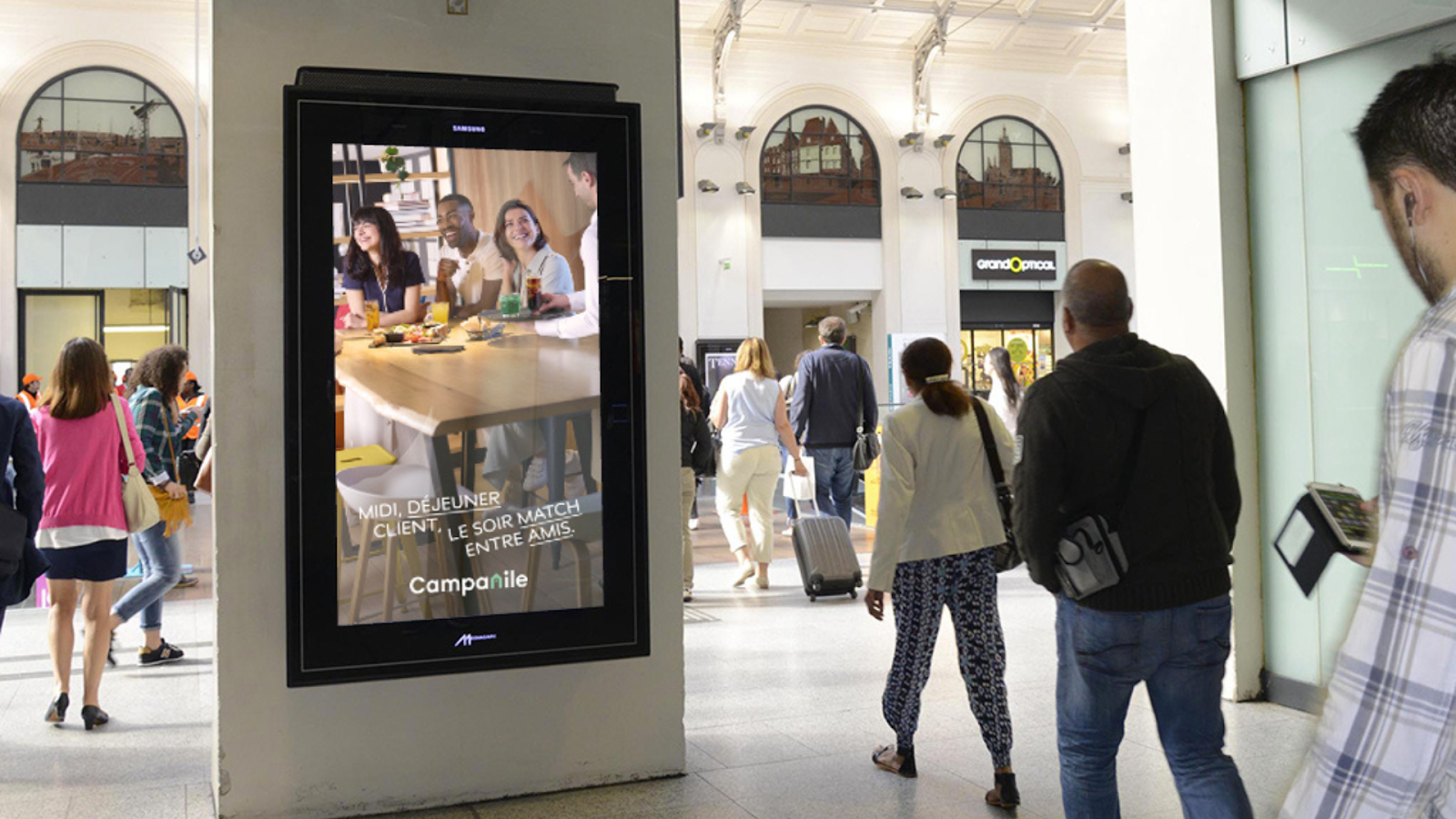 DOOH campaign of Campanile with Displayce